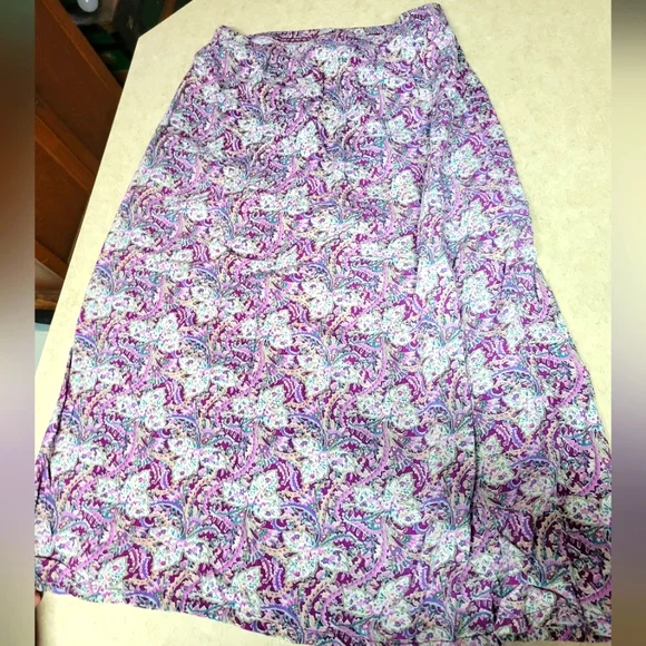 🛒🛍️💥Gently used Blair medium plum scroll midi skirt beautiful purple print - Picture 1 of 10